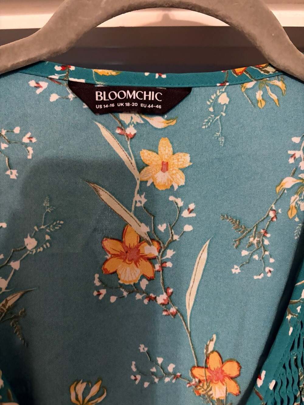 BloomChic Shirred Printed Flutter Sleeve Pockets Midi Dress - Picture 2 of 3